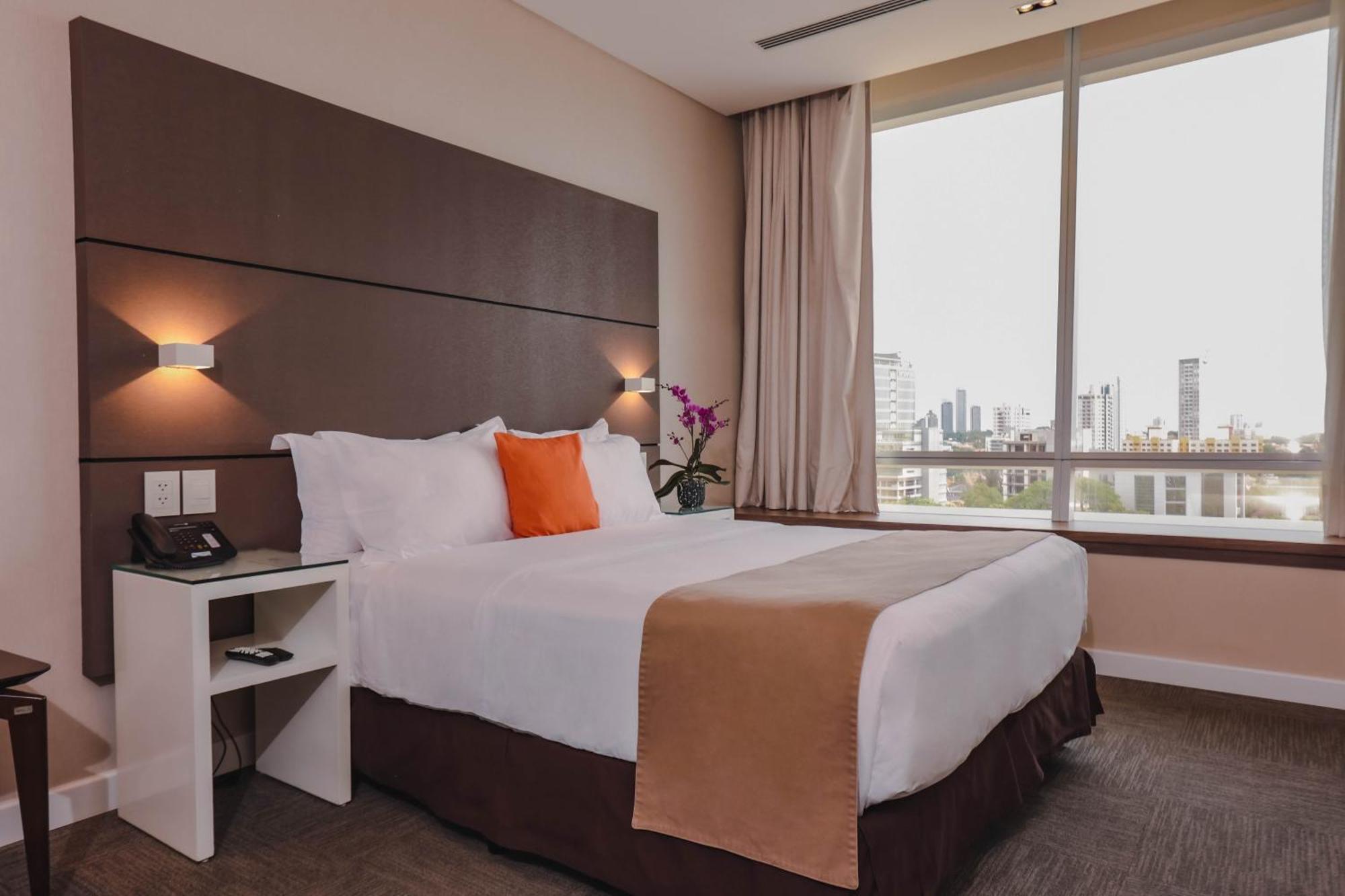 Paseo La Galeria Hotel & Suites Асунсион Екстериор снимка