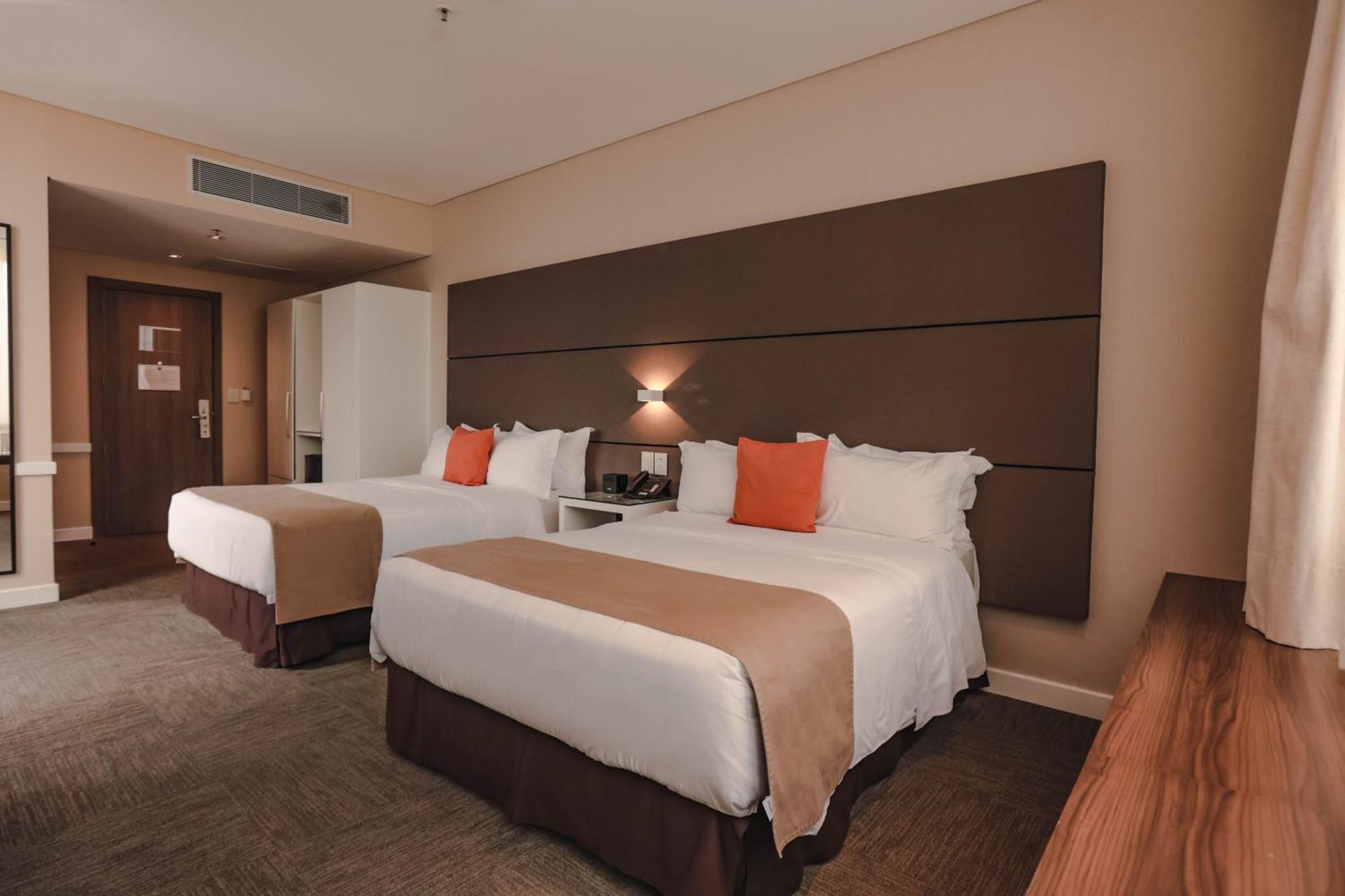 Paseo La Galeria Hotel & Suites Асунсион Екстериор снимка