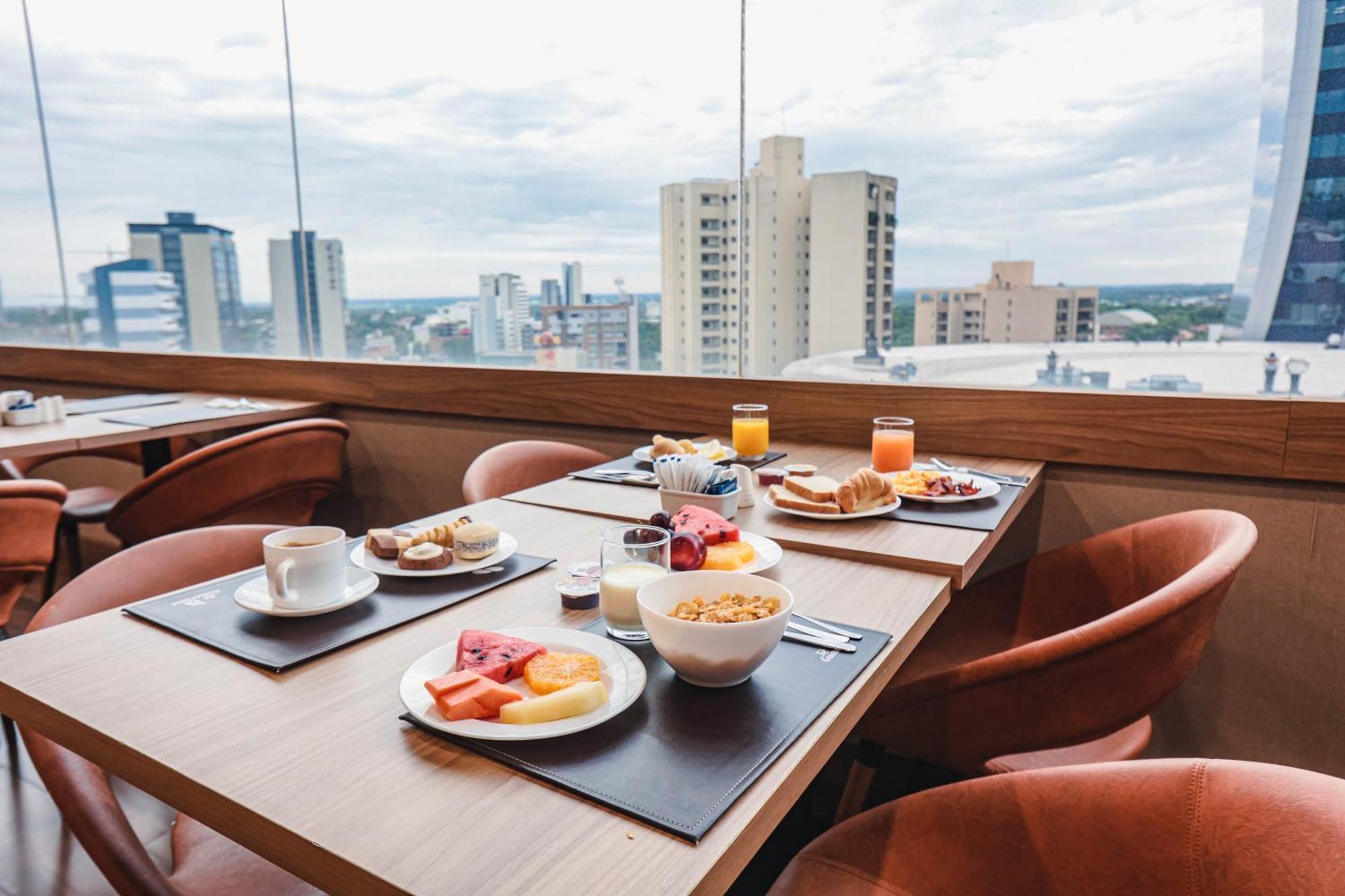 Paseo La Galeria Hotel & Suites Асунсион Екстериор снимка