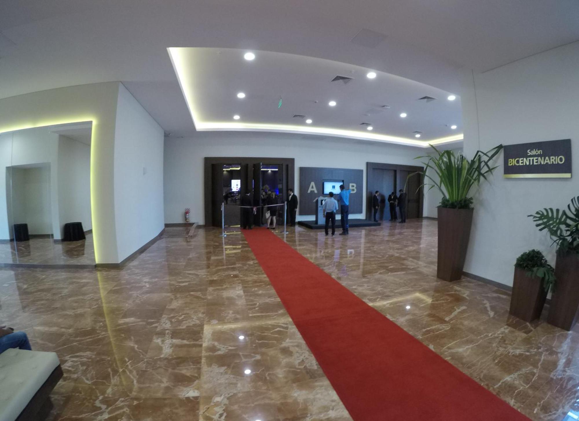Paseo La Galeria Hotel & Suites Асунсион Екстериор снимка